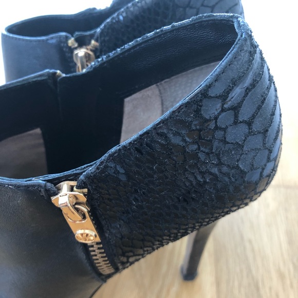 Micheal kors platform booties - Picture 6 of 10